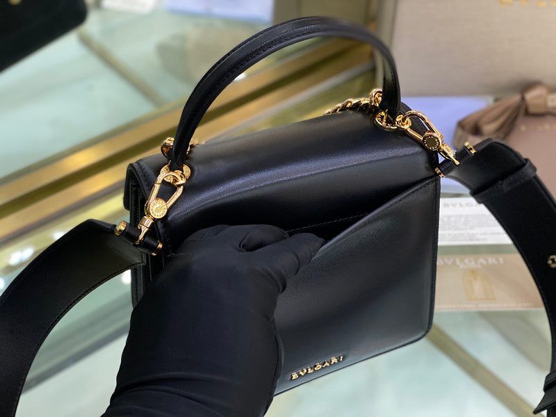 Anum Bags Detail