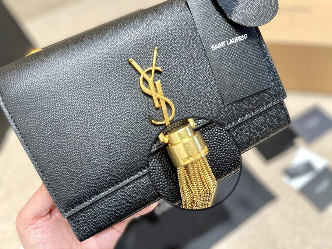 Anum Bags Detail