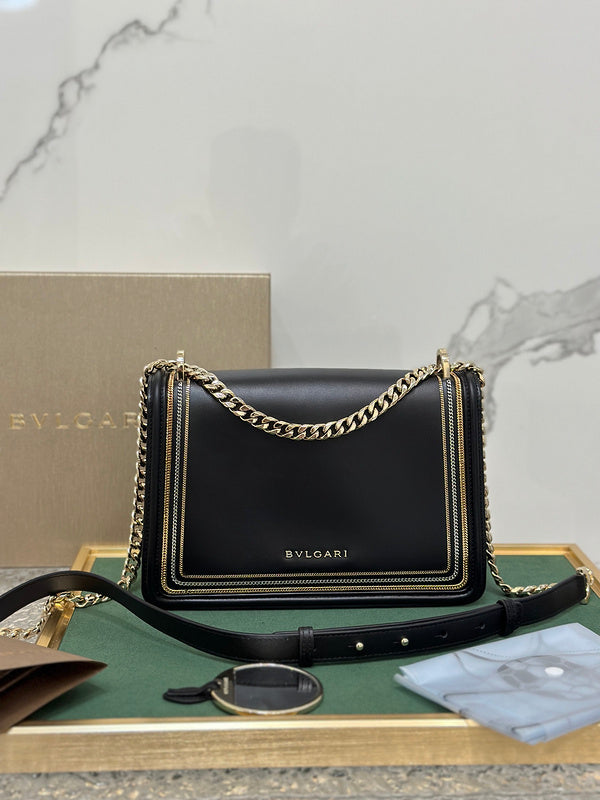 Anum Bags Detail