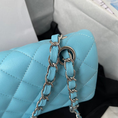 Anum Bags Detail