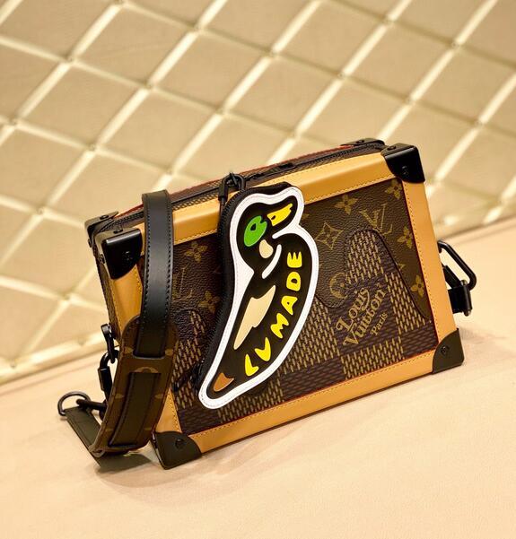 Anum Bags Detail