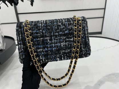 Anum Bags Detail