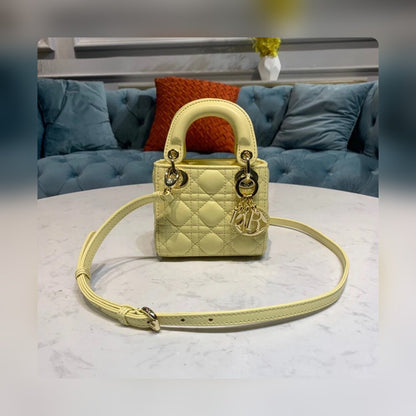 Anum Bags Detail
