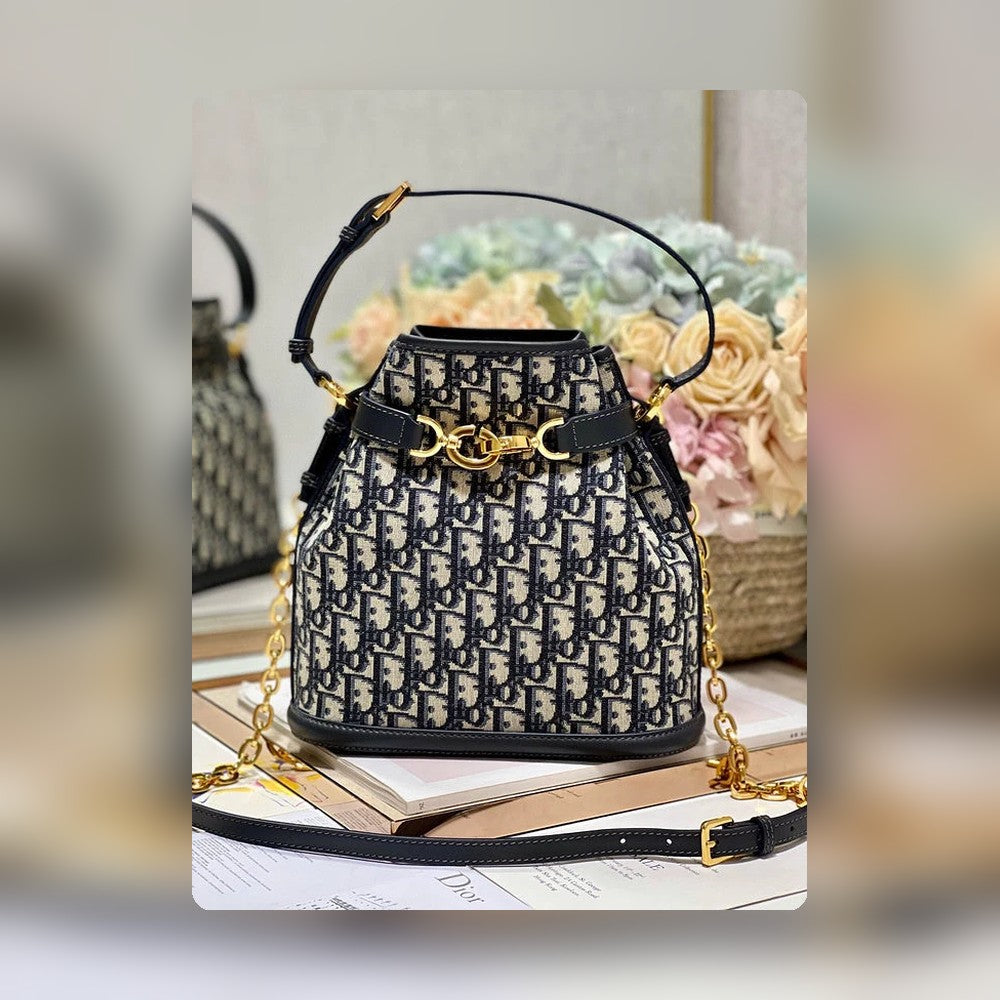 Anum Bags Detail