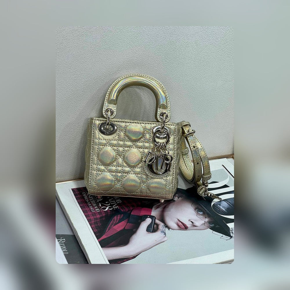 Anum Bags Detail