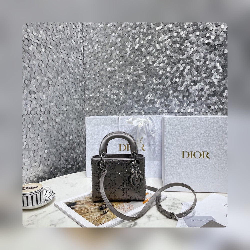Anum Bags Detail