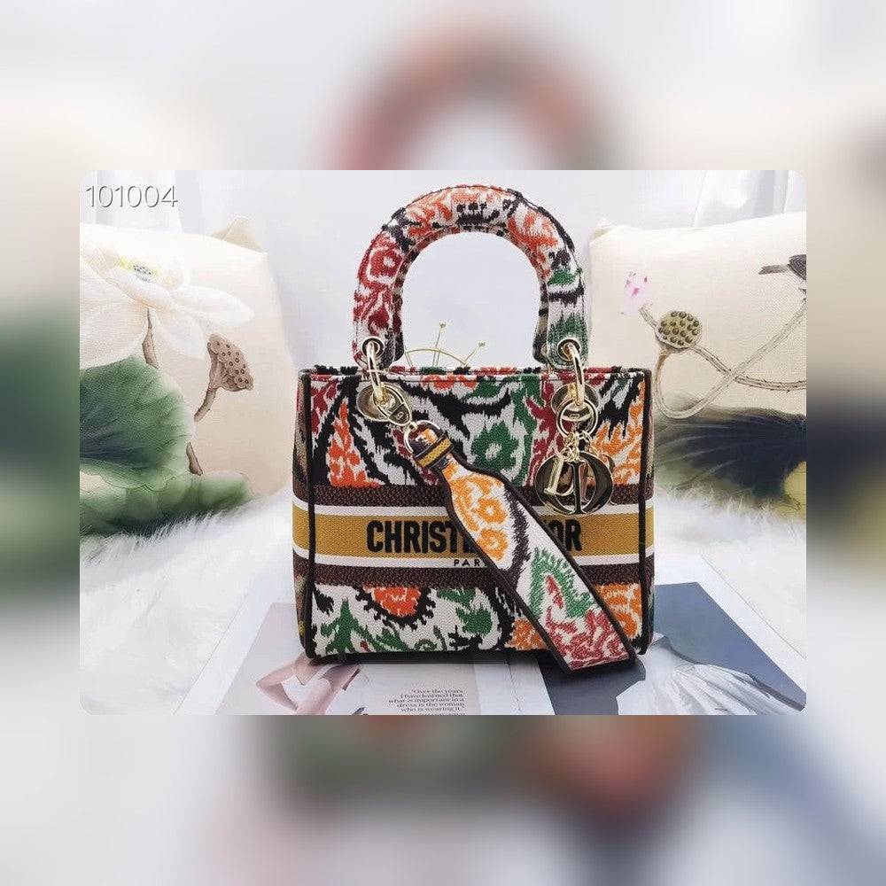 Anum Bags Detail