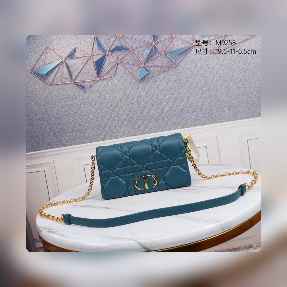 Anum Bags Detail
