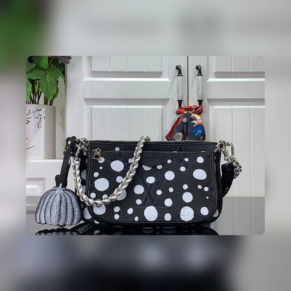 Anum Bags Detail