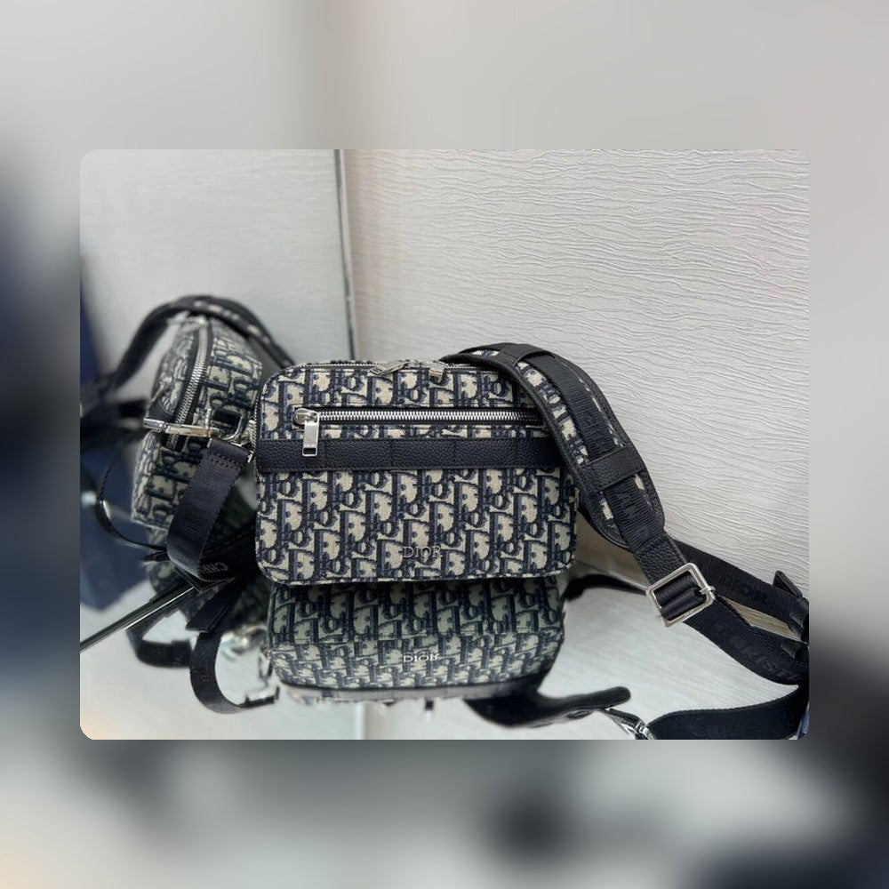 Anum Bags Detail