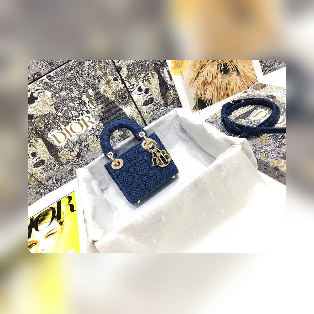 Anum Bags Detail