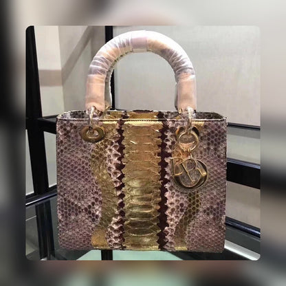 Anum Bags Detail