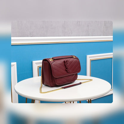 Anum Bags Detail