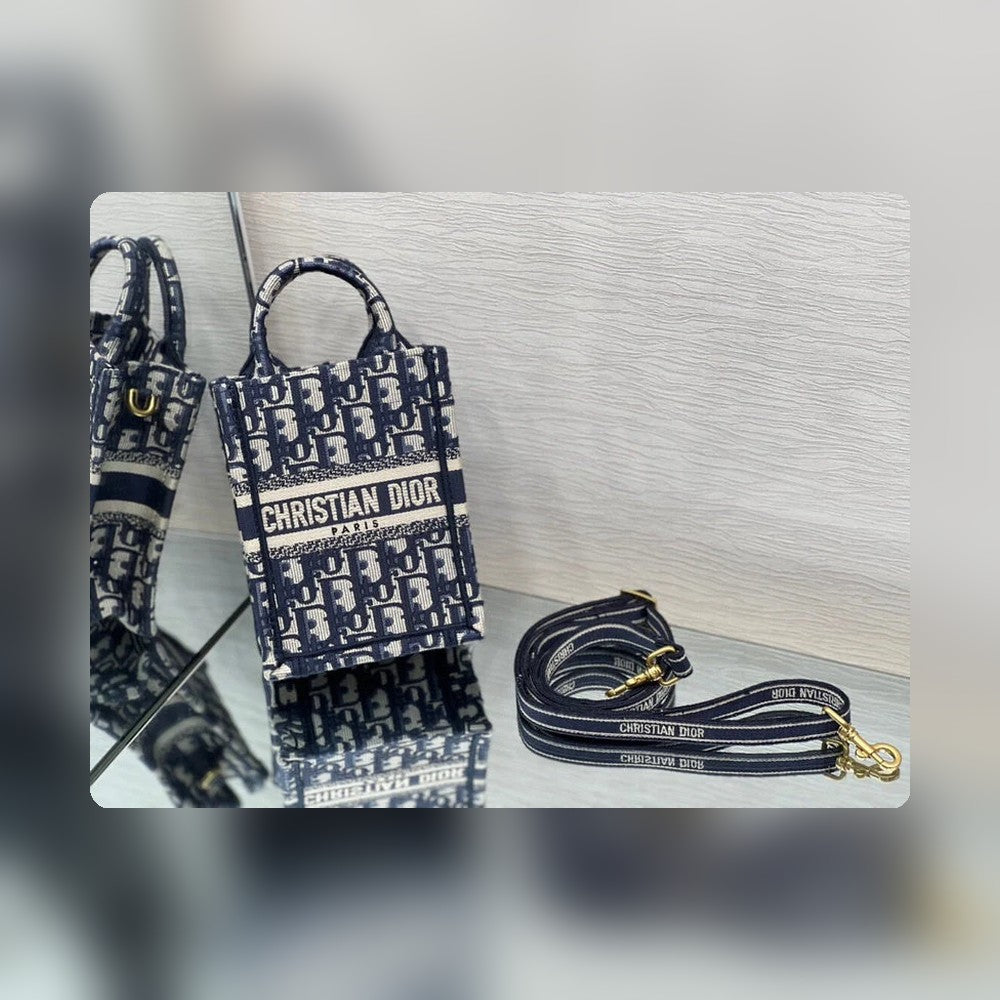 Anum Bags Detail