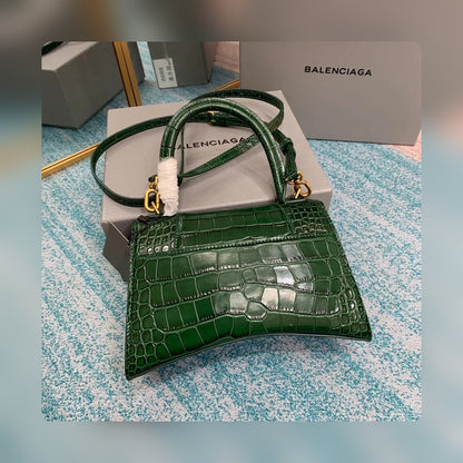 new-luxury-designer-bags-nm24080