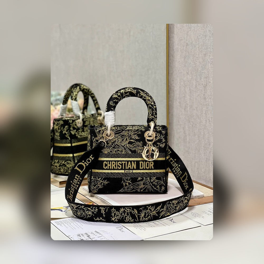 Anum Bags Detail