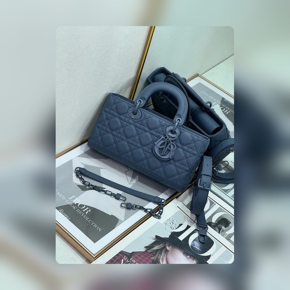 Anum Bags Detail
