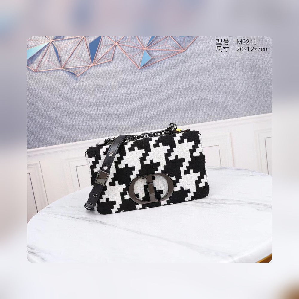 Anum Bags Detail