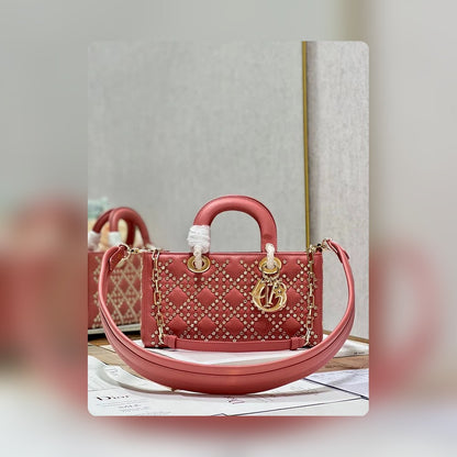 Anum Bags Detail