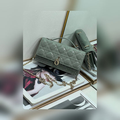 Anum Bags Detail