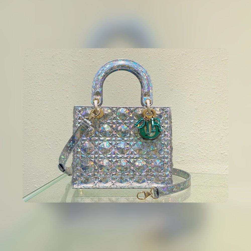 Anum Bags Detail