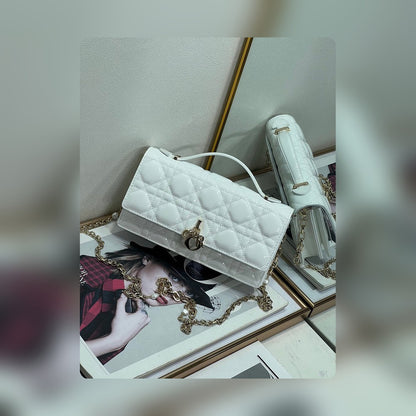 Anum Bags Detail