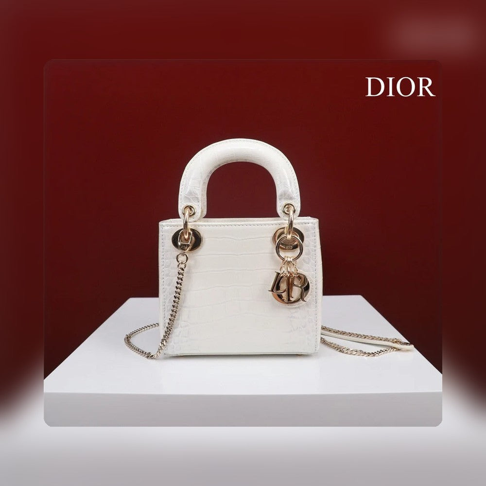 Anum Bags Detail