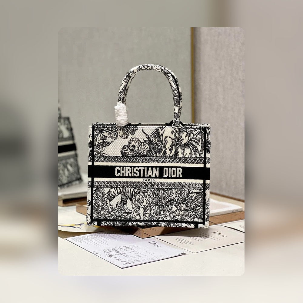 Anum Bags Detail