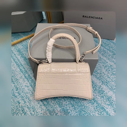 new-luxury-designer-bags-nm24076