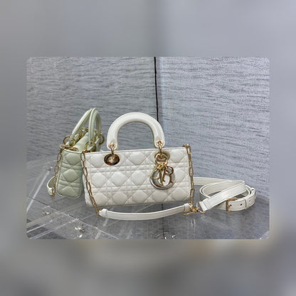 Anum Bags Detail