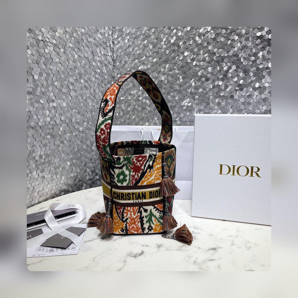 Anum Bags Detail