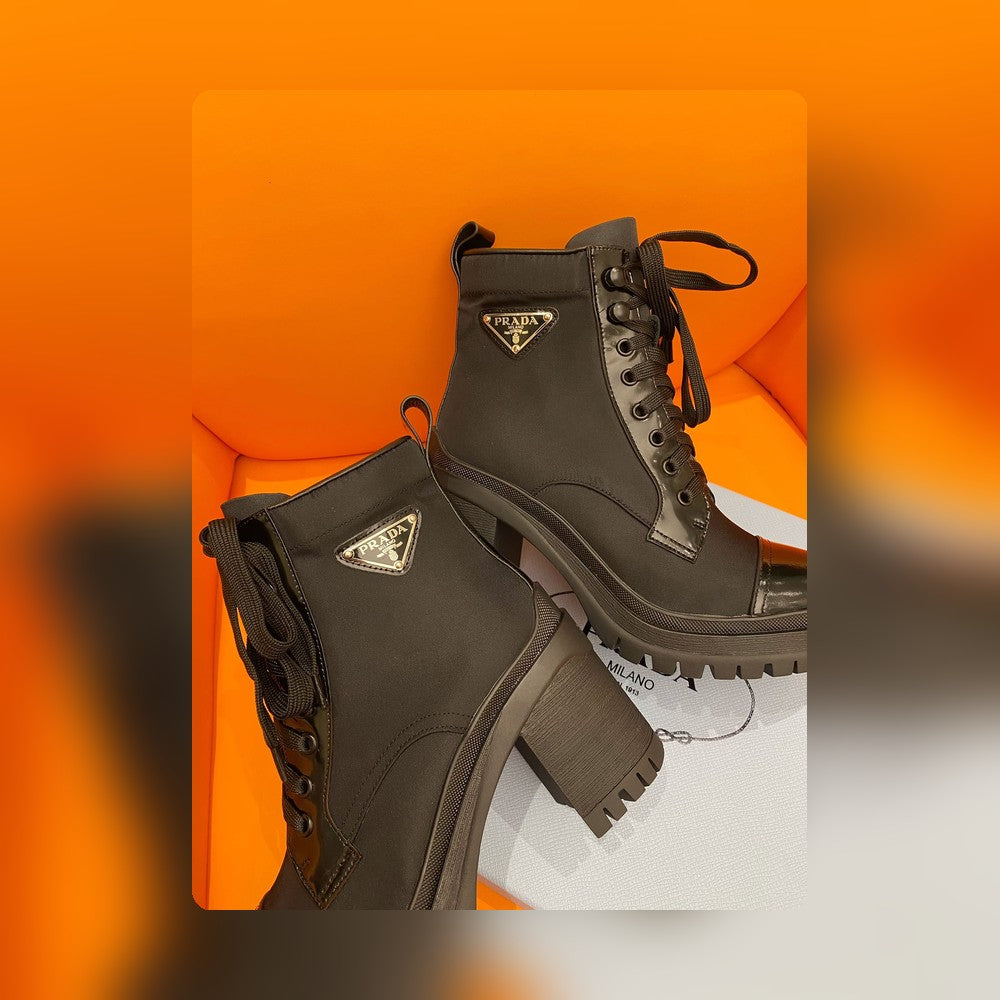 VBS LOGO PLAQUE ANKLE BOOTS BLACK