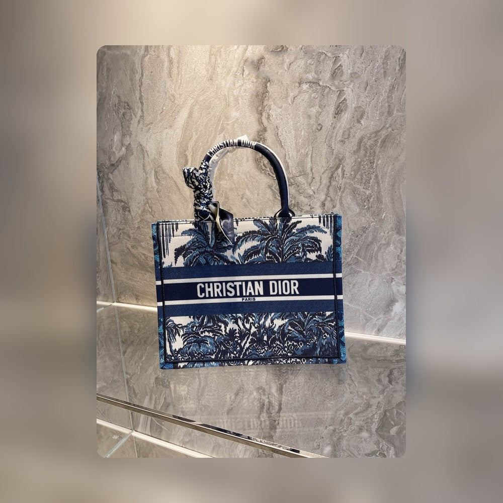 Anum Bags Detail