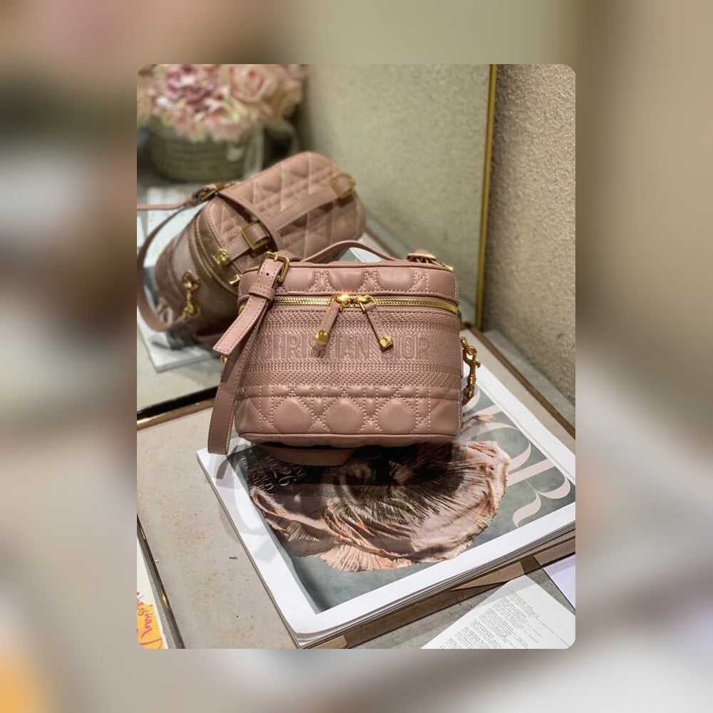 Anum Bags Detail
