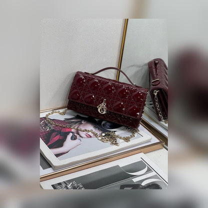 Anum Bags Detail