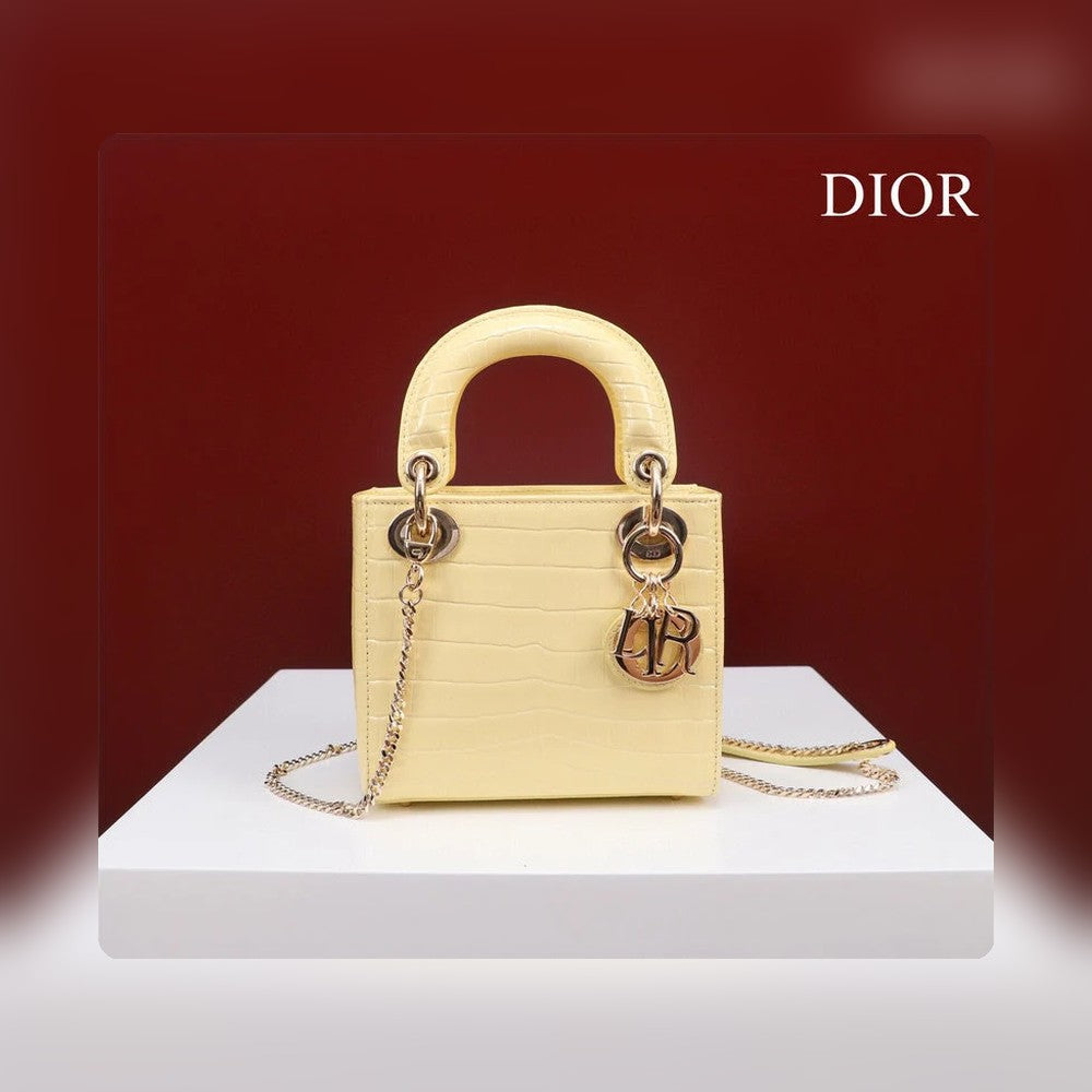 Anum Bags Detail