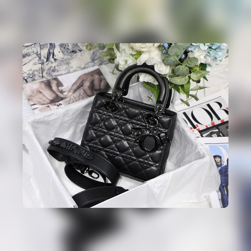Anum Bags Detail