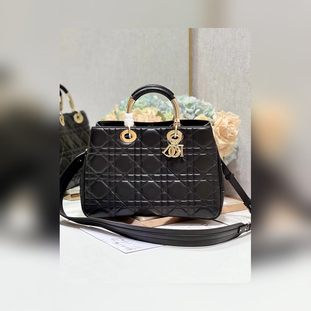 Anum Bags Detail