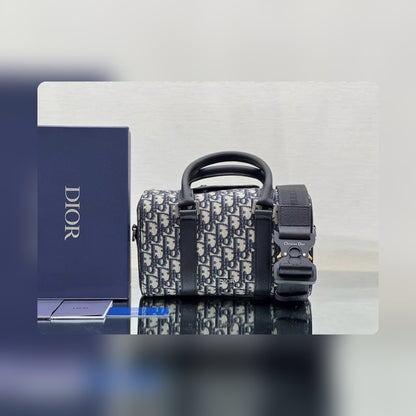 Anum Bags Detail