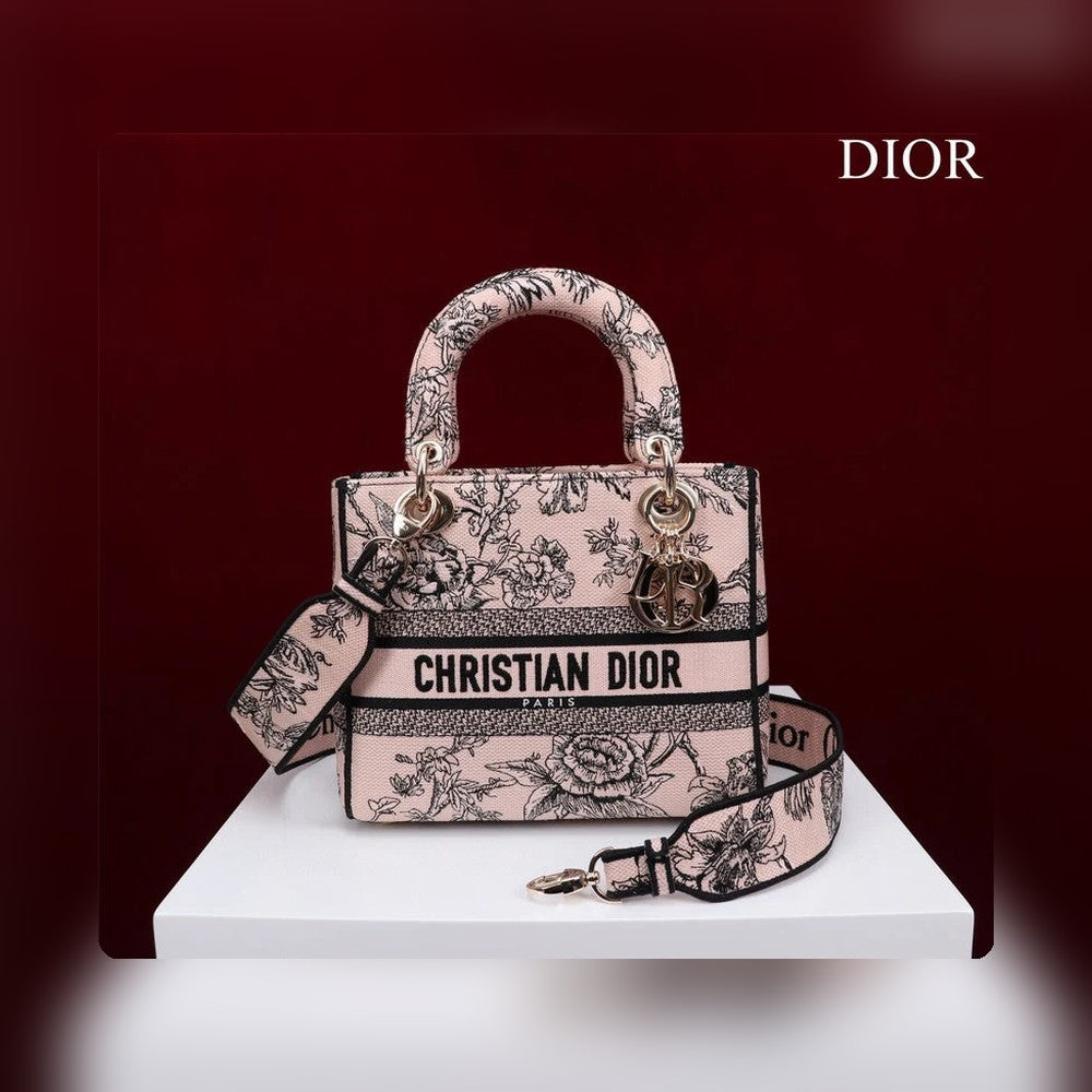 Anum Bags Detail