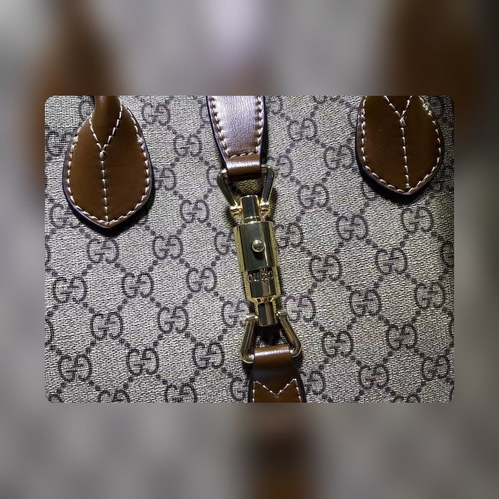 Anum Bags Detail