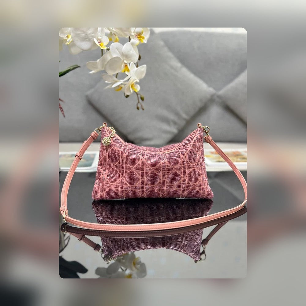 Anum Bags Detail