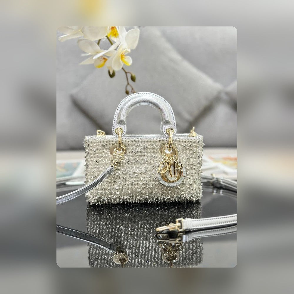 Anum Bags Detail