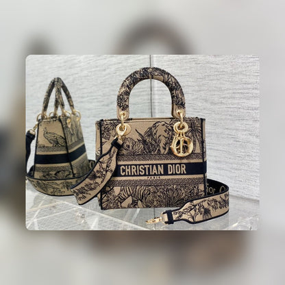 Anum Bags Detail