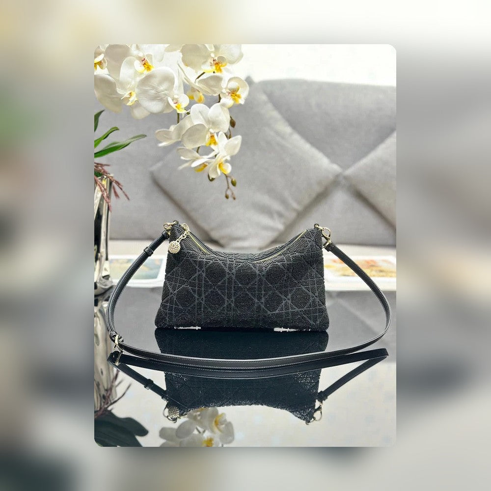 Anum Bags Detail