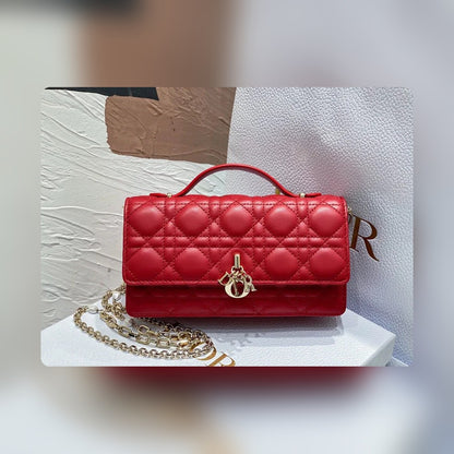 Anum Bags Detail