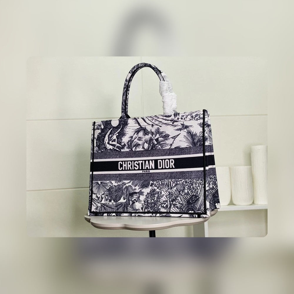 Anum Bags Detail