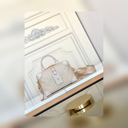 Anum Bags Detail