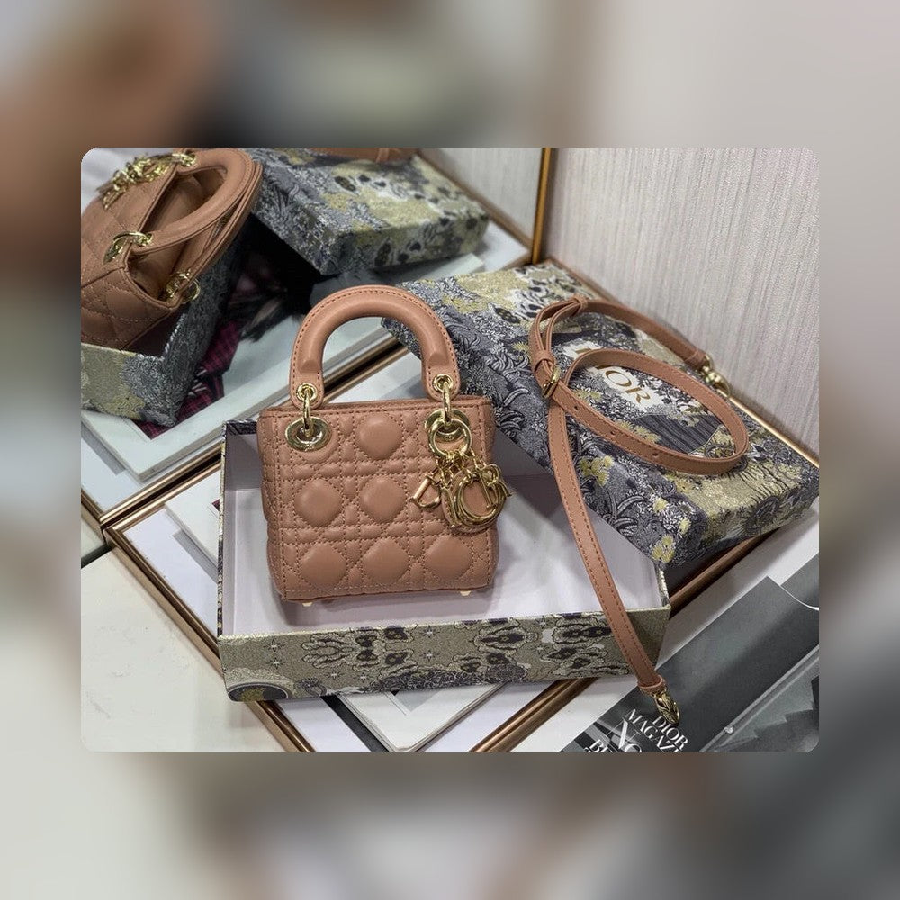 Anum Bags Detail