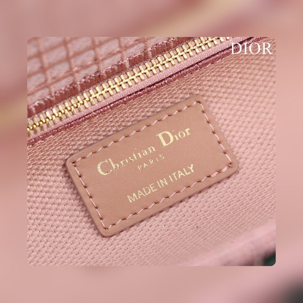 Anum Bags Detail